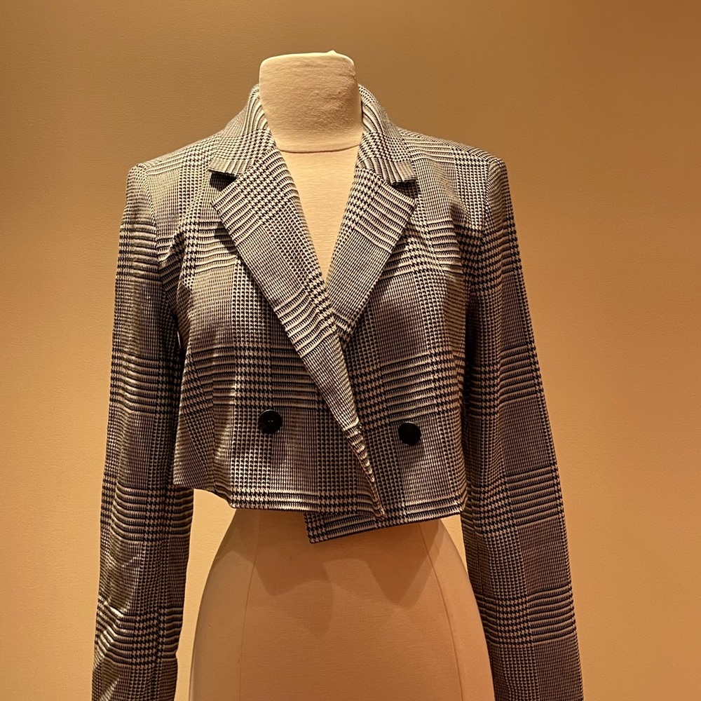 Cropped checkered blazer